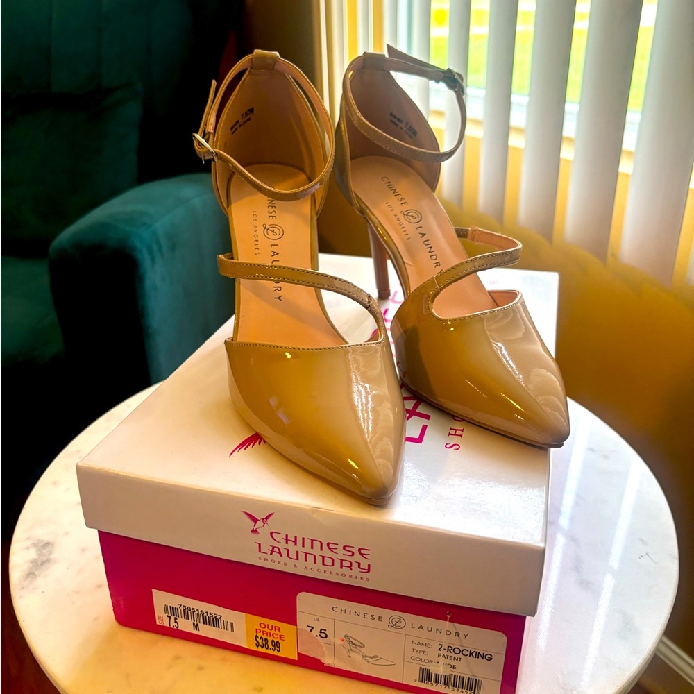 Chinese Laundry Patent Leather Pumps
Heel height 3.5”